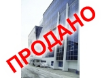 Новое современное здание в центре города